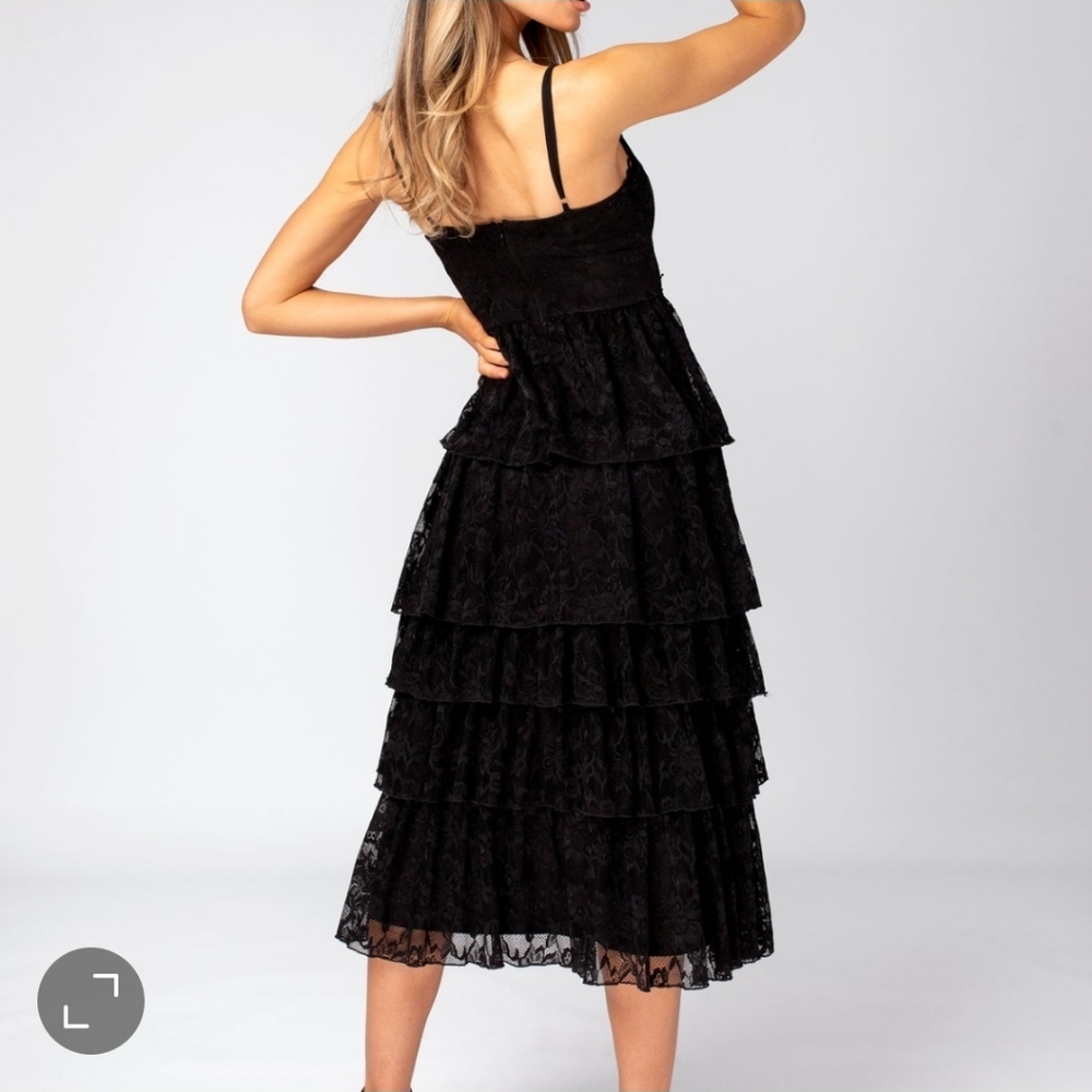 Avantlook | NWT Layered Ruffle Lace Midi Dress Black Size Large - Picture 2 of 14